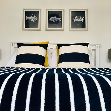 Nancie'S Place - Dartmouth Town Center With Private Parking - A Traditional Georgian Private Duplex Apartment - Beautifully Refurbished - Two Bedrooms, Bathroom, Kitchen And Lounge Diner Luaran gambar