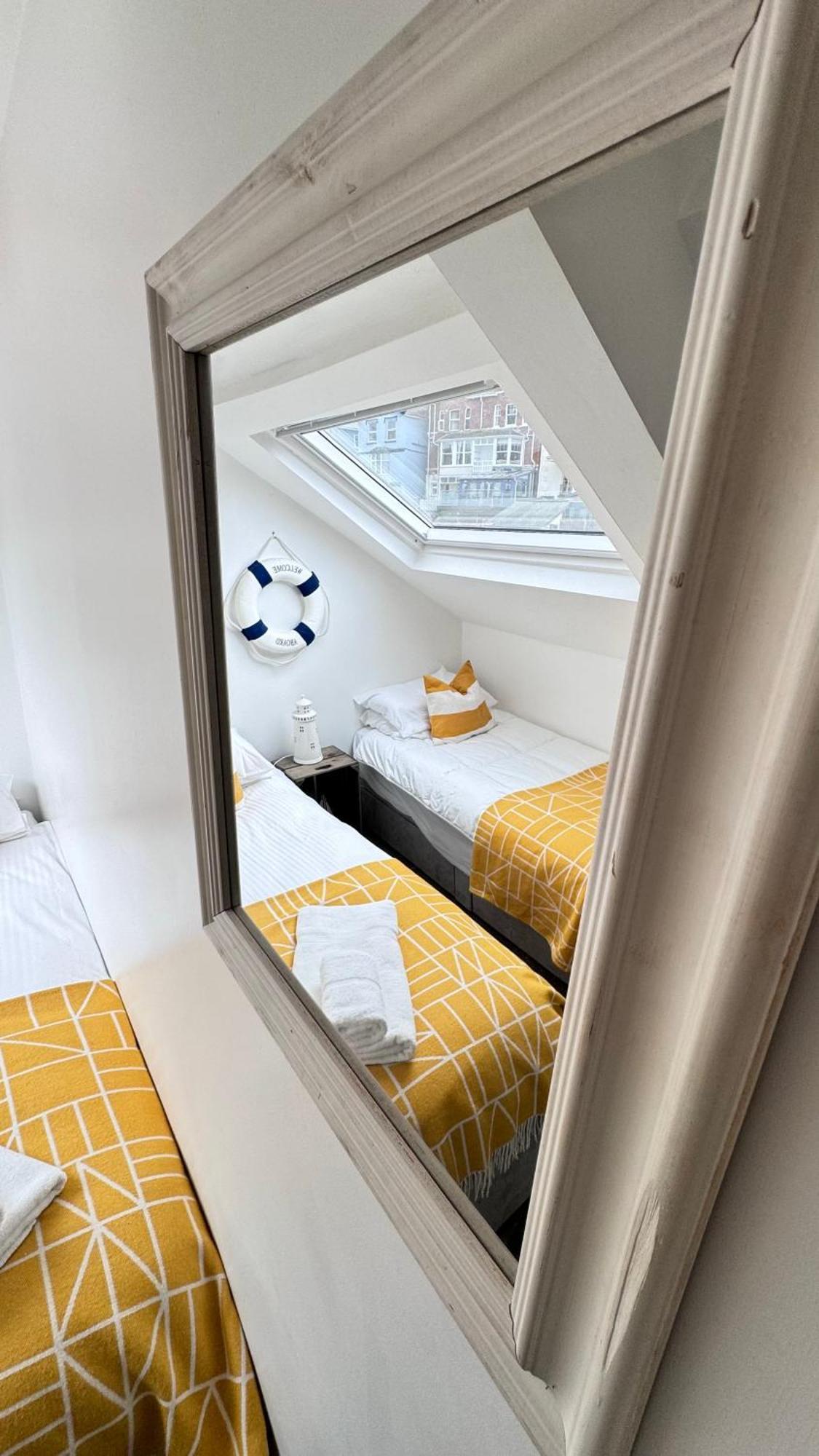 Nancie'S Place - Dartmouth Town Center With Private Parking - A Traditional Georgian Private Duplex Apartment - Beautifully Refurbished - Two Bedrooms, Bathroom, Kitchen And Lounge Diner Luaran gambar