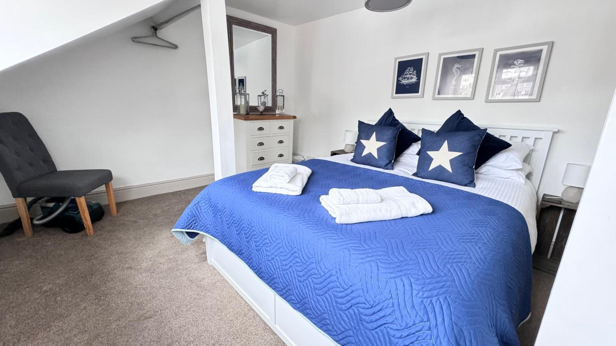 Nancie'S Place - Dartmouth Town Center With Private Parking - A Traditional Georgian Private Duplex Apartment - Beautifully Refurbished - Two Bedrooms, Bathroom, Kitchen And Lounge Diner Luaran gambar
