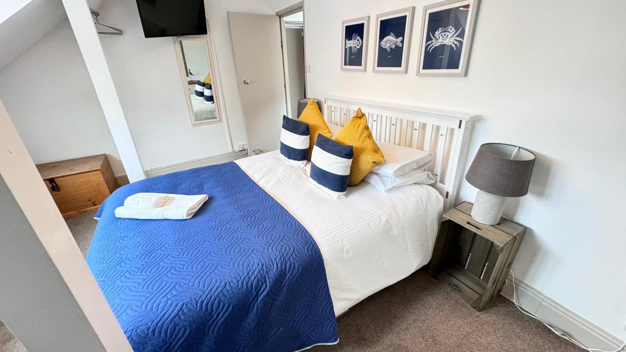 Nancie'S Place - Dartmouth Town Center With Private Parking - A Traditional Georgian Private Duplex Apartment - Beautifully Refurbished - Two Bedrooms, Bathroom, Kitchen And Lounge Diner Luaran gambar