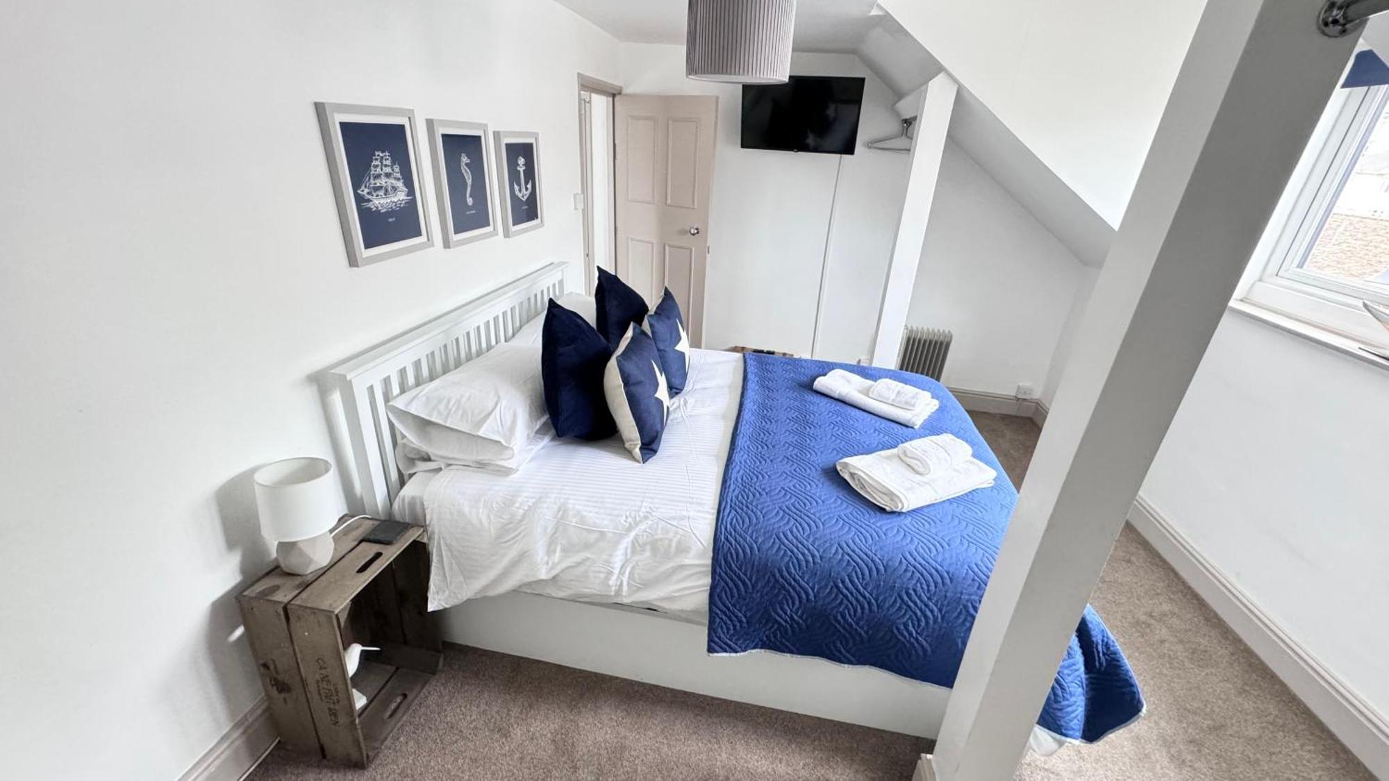Nancie'S Place - Dartmouth Town Center With Private Parking - A Traditional Georgian Private Duplex Apartment - Beautifully Refurbished - Two Bedrooms, Bathroom, Kitchen And Lounge Diner Luaran gambar