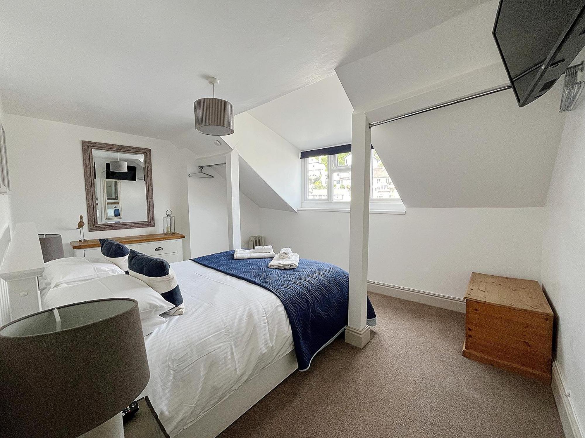 Nancie'S Place - Dartmouth Town Center With Private Parking - A Traditional Georgian Private Duplex Apartment - Beautifully Refurbished - Two Bedrooms, Bathroom, Kitchen And Lounge Diner Luaran gambar