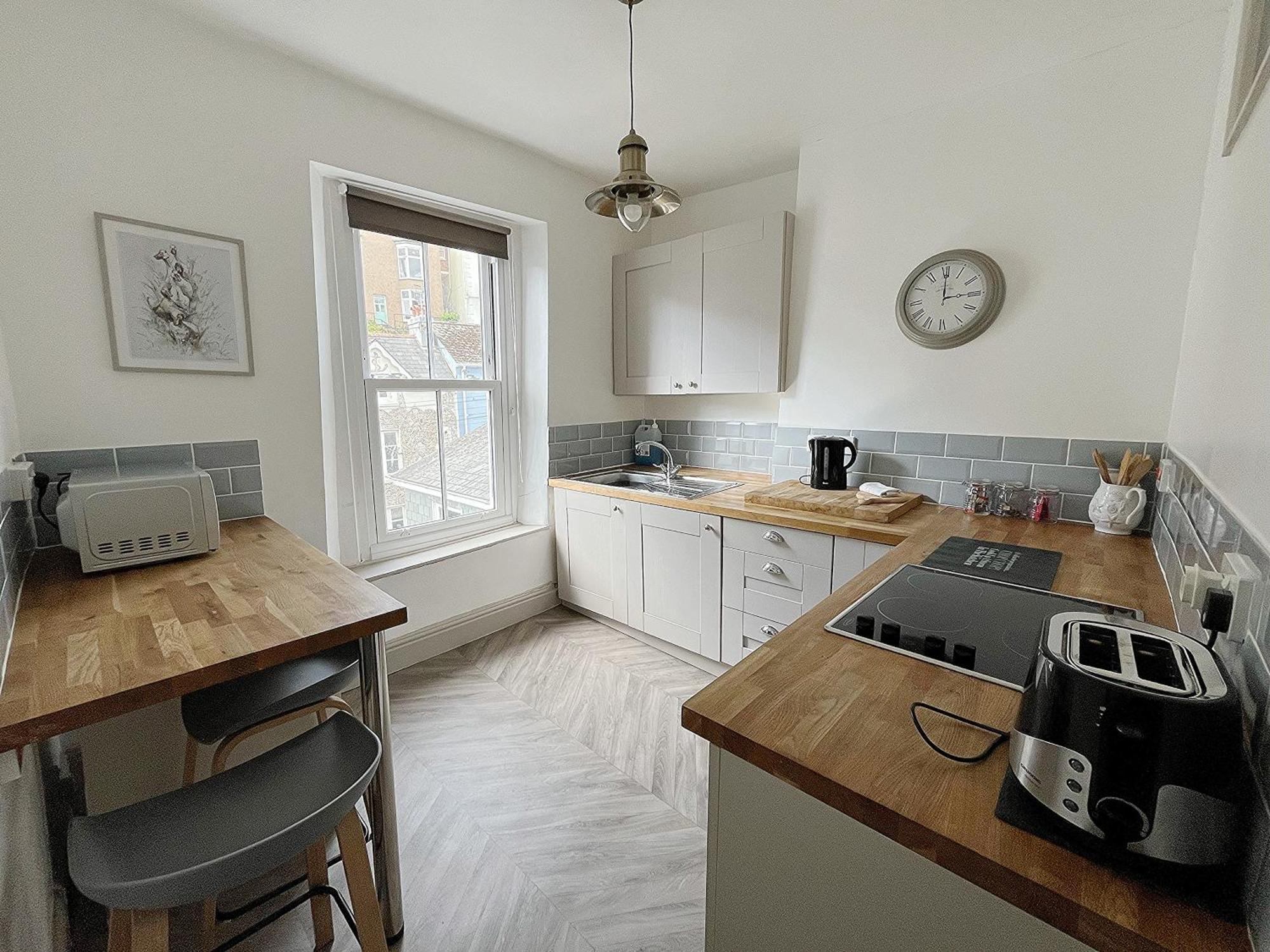Nancie'S Place - Dartmouth Town Center With Private Parking - A Traditional Georgian Private Duplex Apartment - Beautifully Refurbished - Two Bedrooms, Bathroom, Kitchen And Lounge Diner Luaran gambar