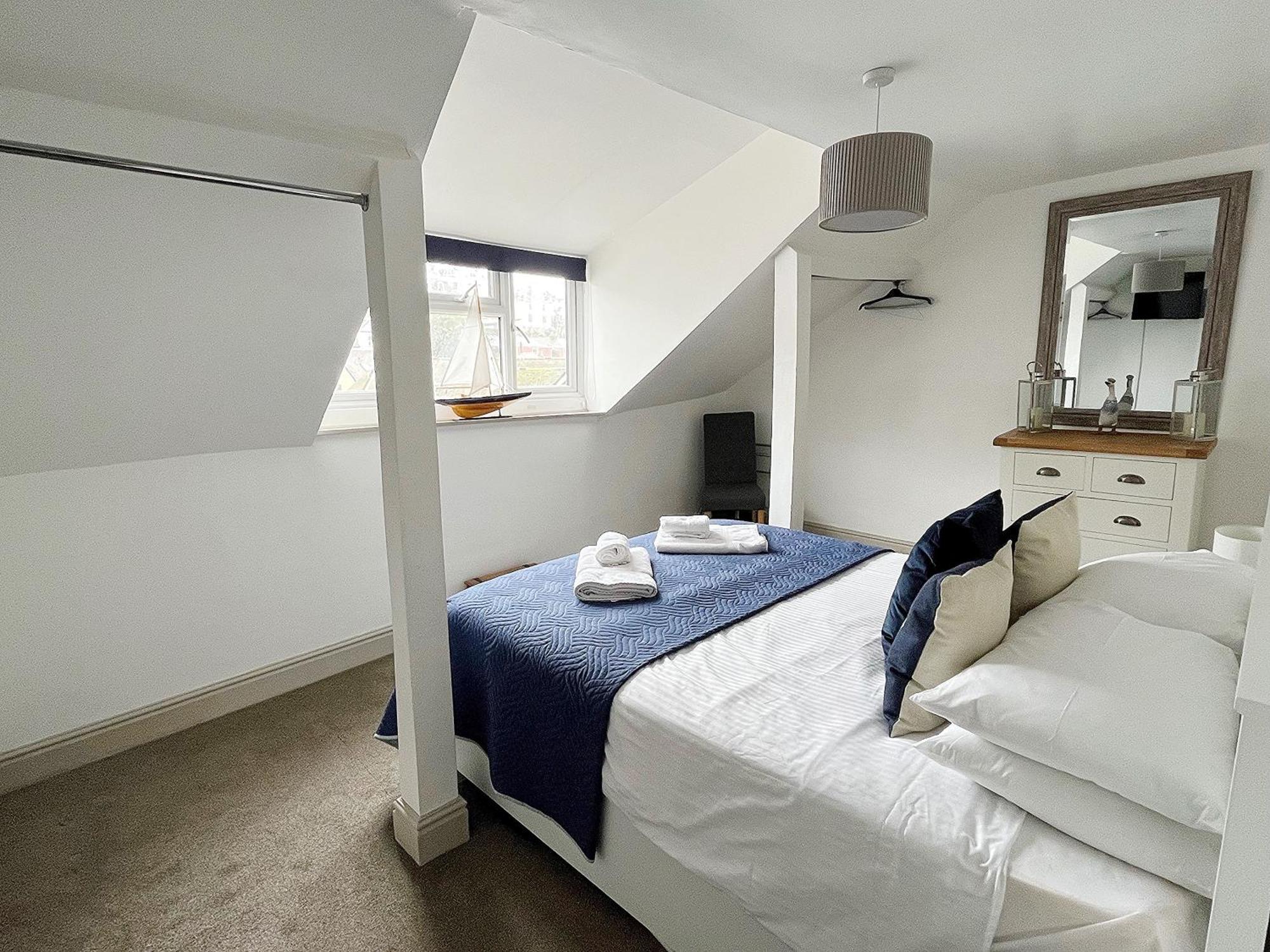 Nancie'S Place - Dartmouth Town Center With Private Parking - A Traditional Georgian Private Duplex Apartment - Beautifully Refurbished - Two Bedrooms, Bathroom, Kitchen And Lounge Diner Luaran gambar