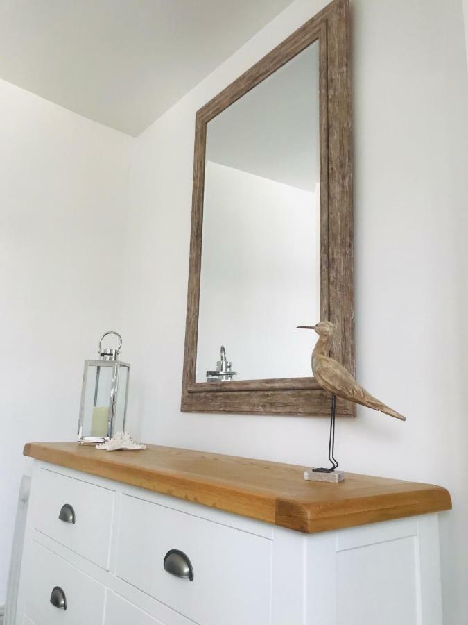 Nancie'S Place - Dartmouth Town Center With Private Parking - A Traditional Georgian Private Duplex Apartment - Beautifully Refurbished - Two Bedrooms, Bathroom, Kitchen And Lounge Diner Luaran gambar